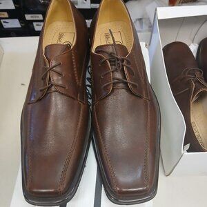 Leather laced mens formal shoes . New and unworn.